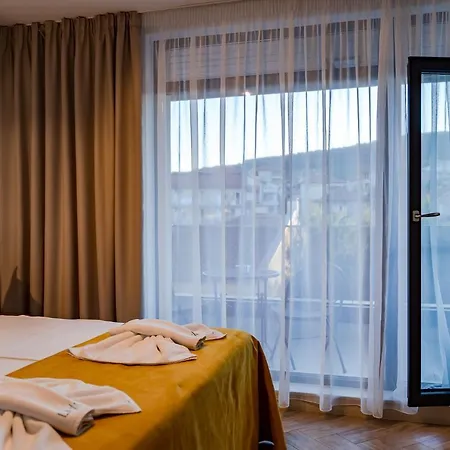 Family Laxo 2* Obzor